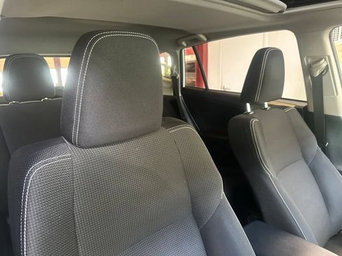 Used 2016 Toyota RAV4 XLE AWD/4WD image 33