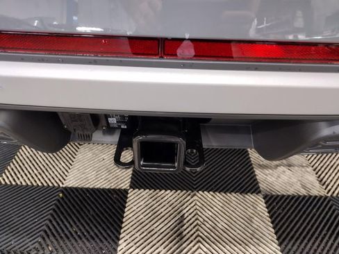 New 2025 Volkswagen Atlas Peak Edition SE image 17