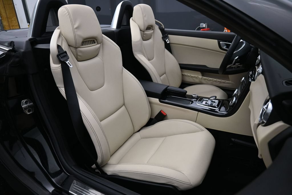 Used 2017 Mercedes-Benz SLC 300 image 23