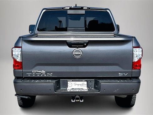 Used 2024 Nissan Titan SV w/ SV Convenience Package image 6