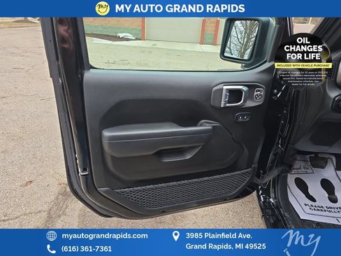 Used 2022 Jeep Wrangler Unlimited Sport AWD/4WD image 7