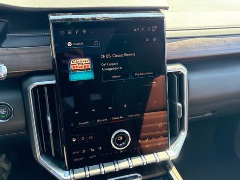 New 2026 GMC Acadia Denali Ultimate image 8