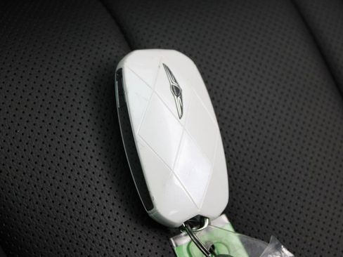 Used 2025 Genesis G80 2.5T image 27