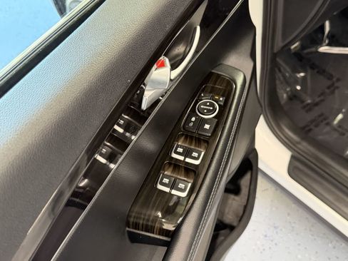 Used 2020 Kia Sorento S AWD/4WD image 14