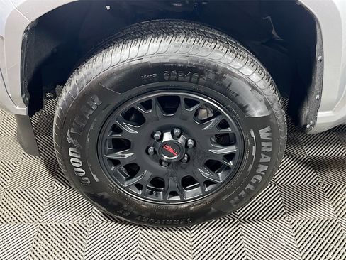 Certified 2025 Toyota Tacoma SR5 image 27