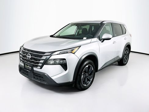 Used 2024 Nissan Rogue SV FWD image 3