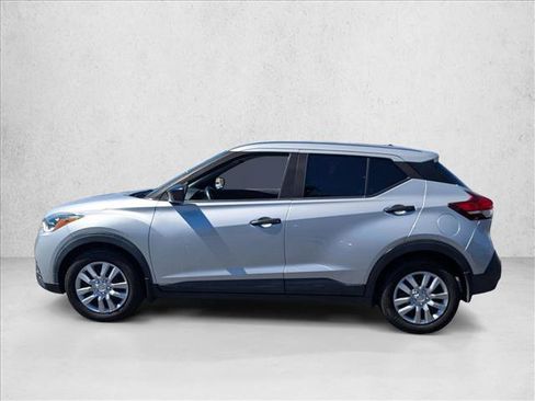 Used 2020 Nissan Kicks S FWD image 8