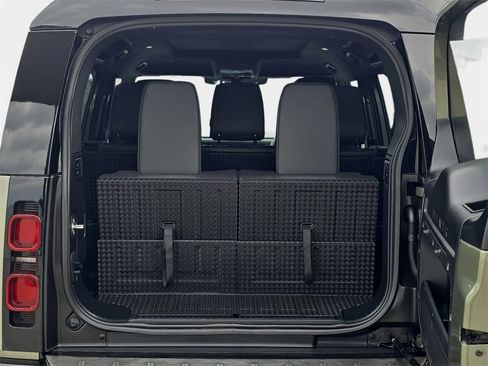 Certified 2023 Land Rover Defender 110 X-Dynamic SE image 14