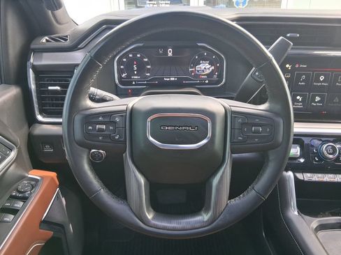 Used 2025 GMC Sierra 2500 Denali Ultimate AWD/4WD image 12