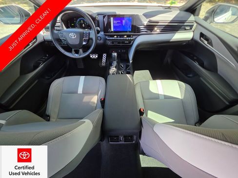 Certified 2025 Toyota Camry SE FWD image 4