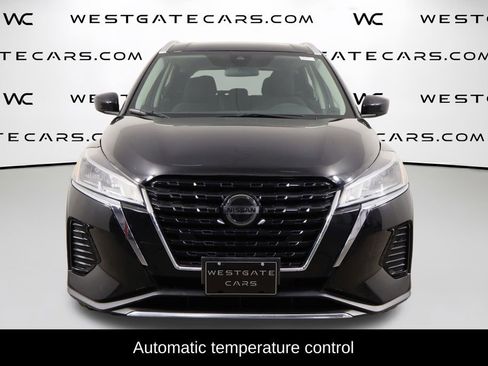 Used 2021 Nissan Kicks SV image 2