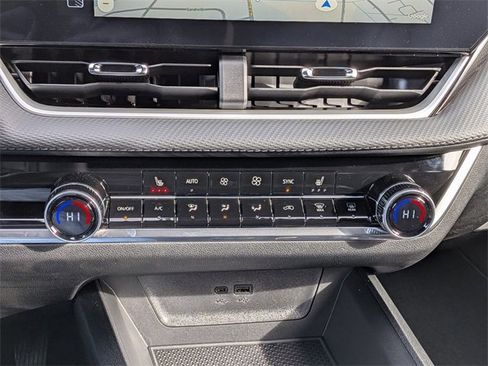 New 2026 Chevrolet Equinox LT w/ Convenience Package II image 24