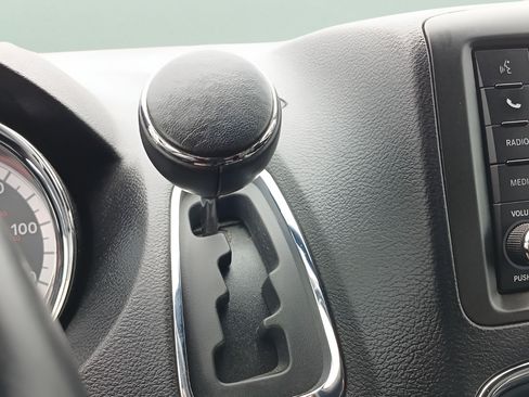 Used 2019 Dodge Grand Caravan GT FWD image 14