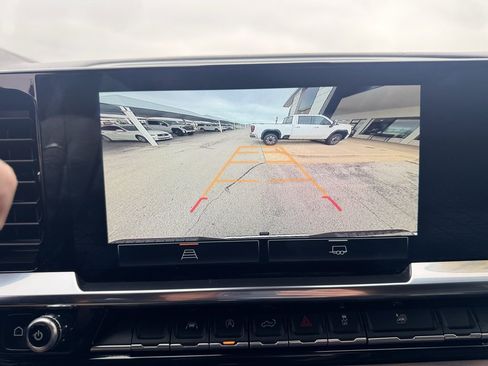 Used 2024 GMC Sierra 1500 SLT image 14