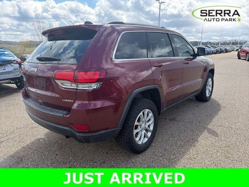 Used 2021 Jeep Grand Cherokee Laredo image 3