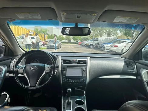 Used 2013 Nissan Altima 2.5 SL w/ Technology Pkg FWD image 12