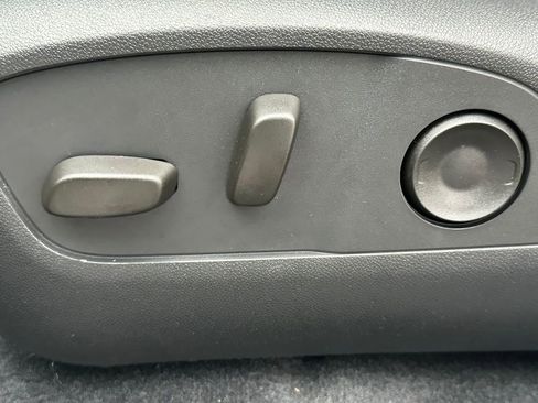 New 2026 Chevrolet Equinox EV LT image 22