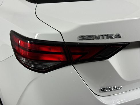Used 2025 Nissan Sentra SV image 36