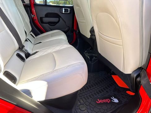 Used 2025 Jeep Gladiator Nighthawk image 29