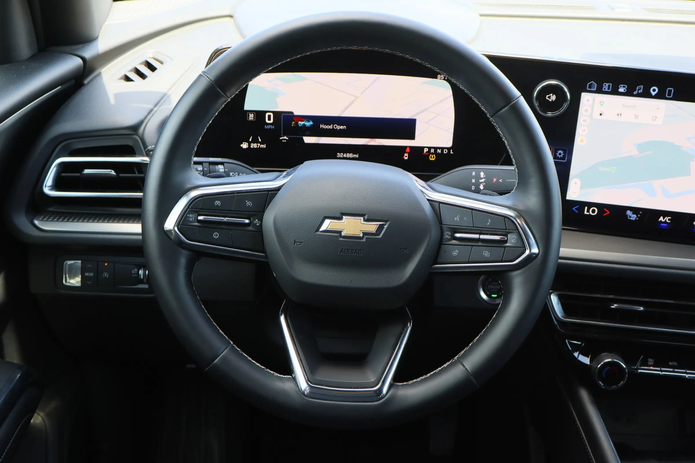 Used 2026 Chevrolet Traverse LT FWD image 11