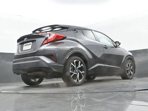 Used 2022 Toyota C-HR XLE FWD image 11
