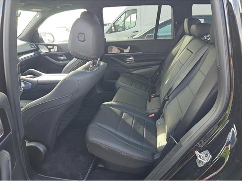 Used 2025 Mercedes-Benz GLS 450 4MATIC image 10