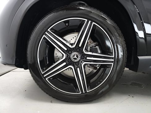 Used 2026 Mercedes-Benz GLE 450 4MATIC w/ Driver Assistance Package image 34