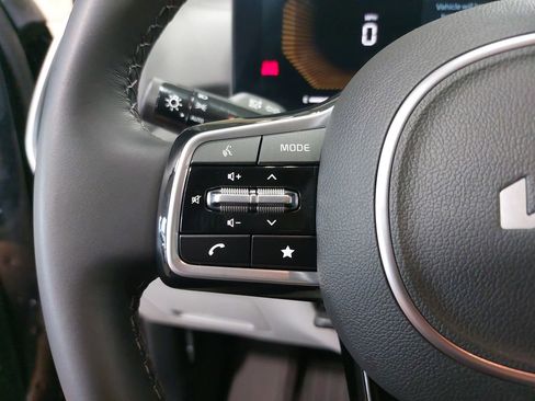 Used 2025 Kia Sorento S FWD image 17