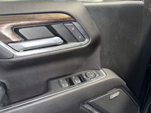 Used 2022 Chevrolet Silverado 1500 LT Trail Boss w/ LT Trail Boss Premium Package image 17