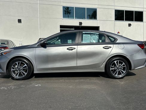 Used 2023 Kia Forte LXS w/ LXS Technology Package image 7
