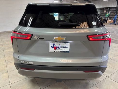 Used 2025 Chevrolet Equinox LT FWD image 8