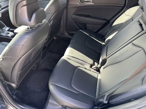 Used 2024 Kia Sportage EX image 20