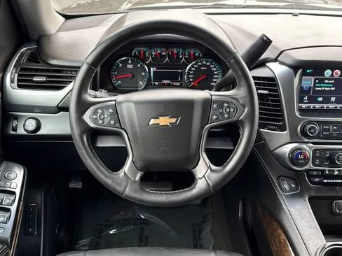 Used 2015 Chevrolet Suburban LT w/ Luxury Package RWD image 16