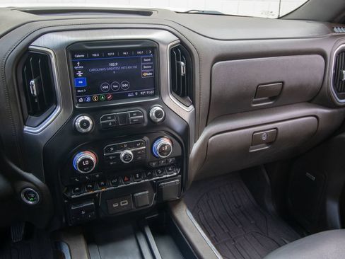 Used 2019 GMC Sierra 1500 Denali w/ Denali Ultimate Package AWD/4WD image 27