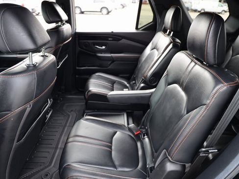 Certified 2025 Honda Pilot TrailSport image 13