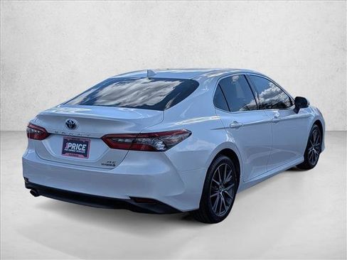 Used 2023 Toyota Camry XLE image 5