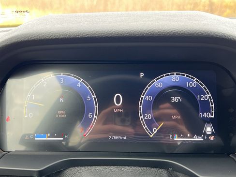 Used 2024 Jeep Grand Cherokee Altitude image 32