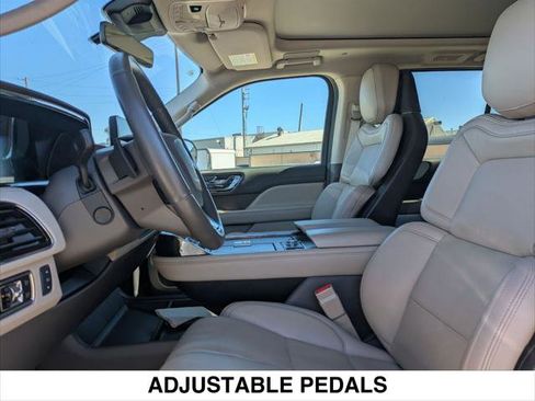 Used 2024 Lincoln Navigator Reserve image 21