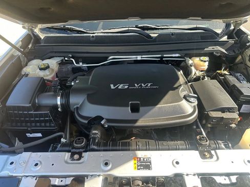 Used 2020 Chevrolet Colorado LT w/ Colorado RST Special Edition image 19