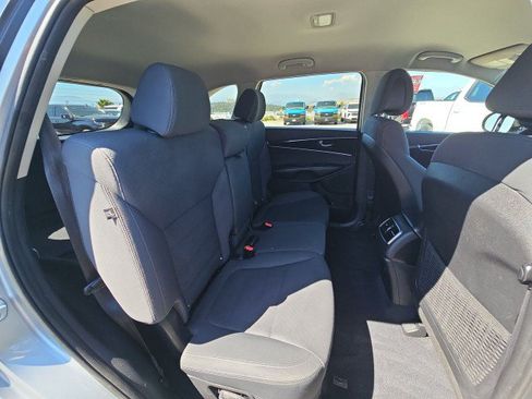 Used 2016 Kia Sorento L FWD image 23