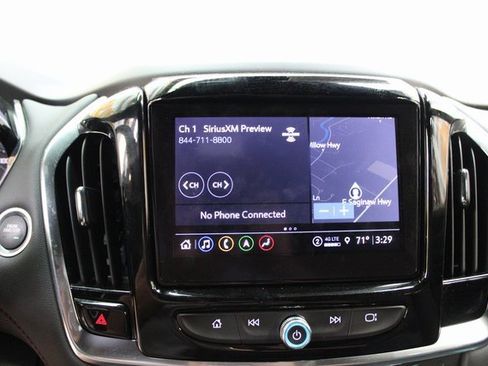 Used 2023 Chevrolet Traverse RS image 20