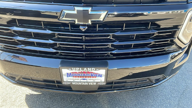 Used 2025 Chevrolet Suburban RST w/ Comfort Package AWD/4WD image 9