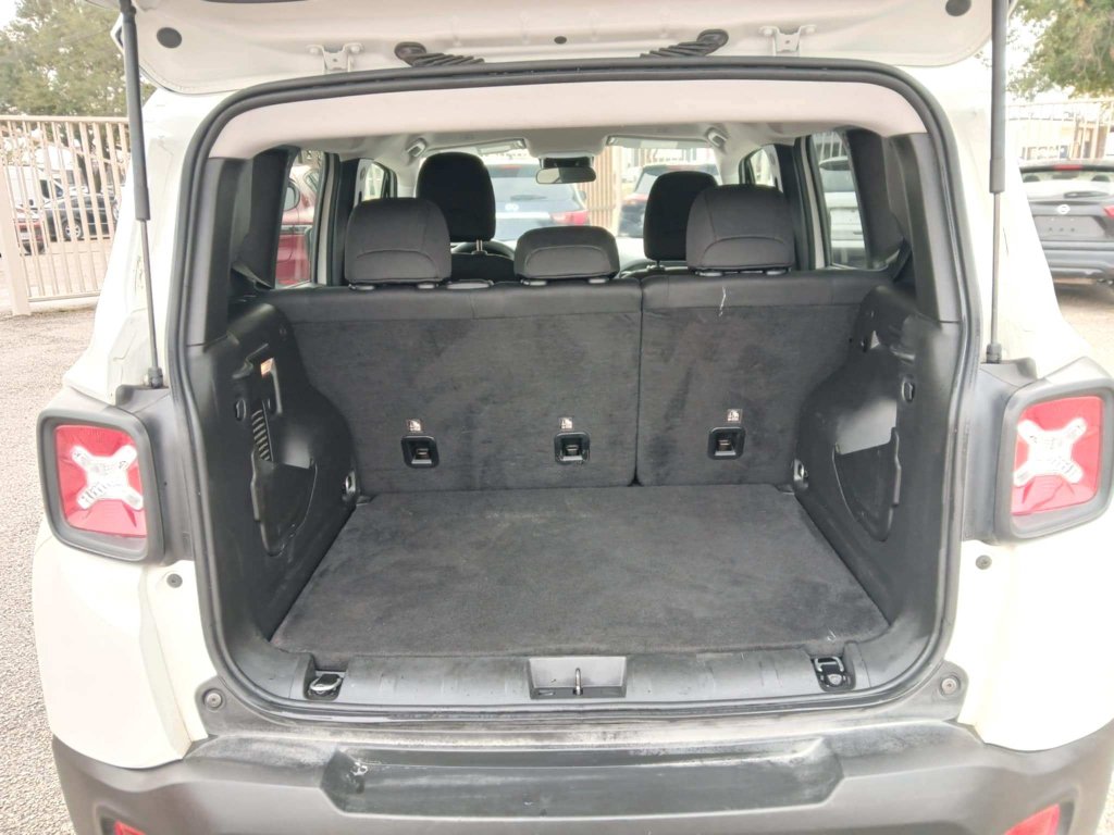 Used 2023 Jeep Renegade Latitude AWD/4WD image 15