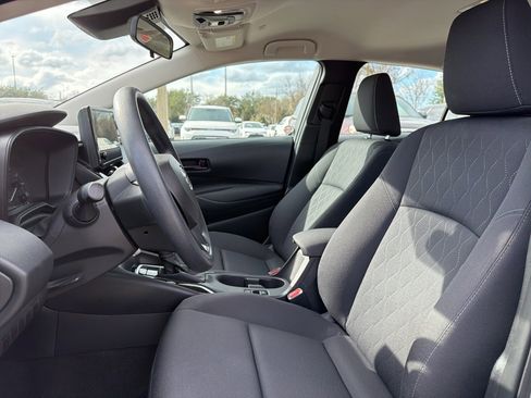 Used 2025 Toyota Corolla LE image 9
