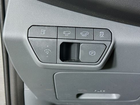 Used 2024 Kia EV9 Light RWD image 17
