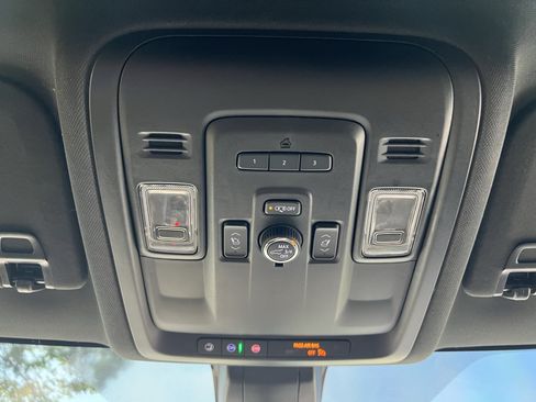 Used 2021 Chevrolet Tahoe High Country AWD/4WD image 29