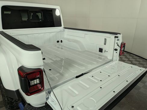 New 2026 Jeep Gladiator Rubicon AWD/4WD image 9