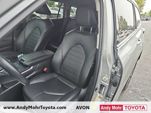 Used 2022 Toyota Highlander XLE FWD image 10