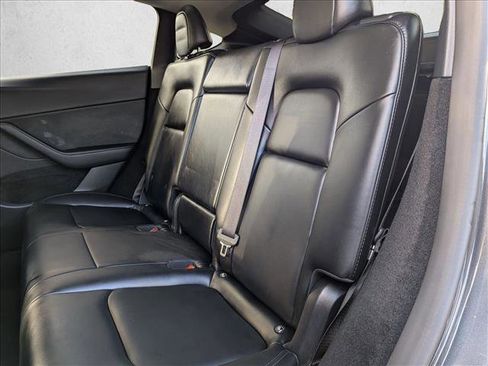 Used 2024 Tesla Model Y Long Range image 19