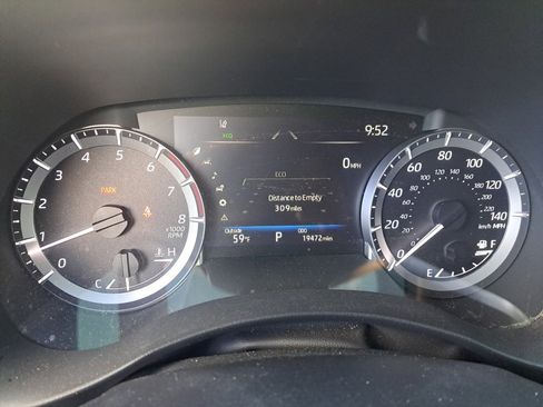Used 2024 Toyota Highlander XSE FWD image 28